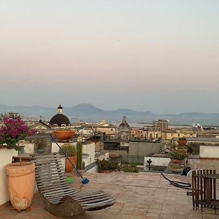 La Casa Nel Cuore Della Citta Apartment Napoli Bagian luar foto