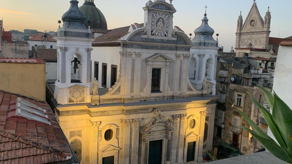 La Casa Nel Cuore Della Citta Apartment Napoli Bagian luar foto