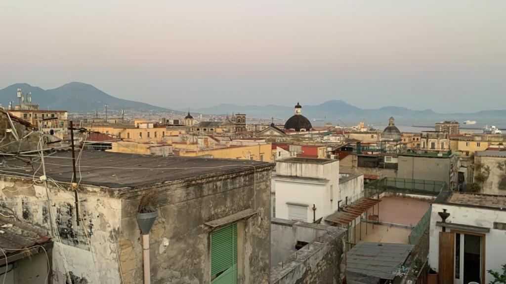 La Casa Nel Cuore Della Citta Apartment Napoli Bagian luar foto